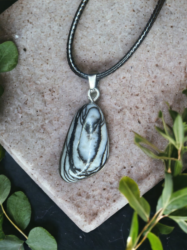 Spider Web Jasper Crystal Pendant Necklace
