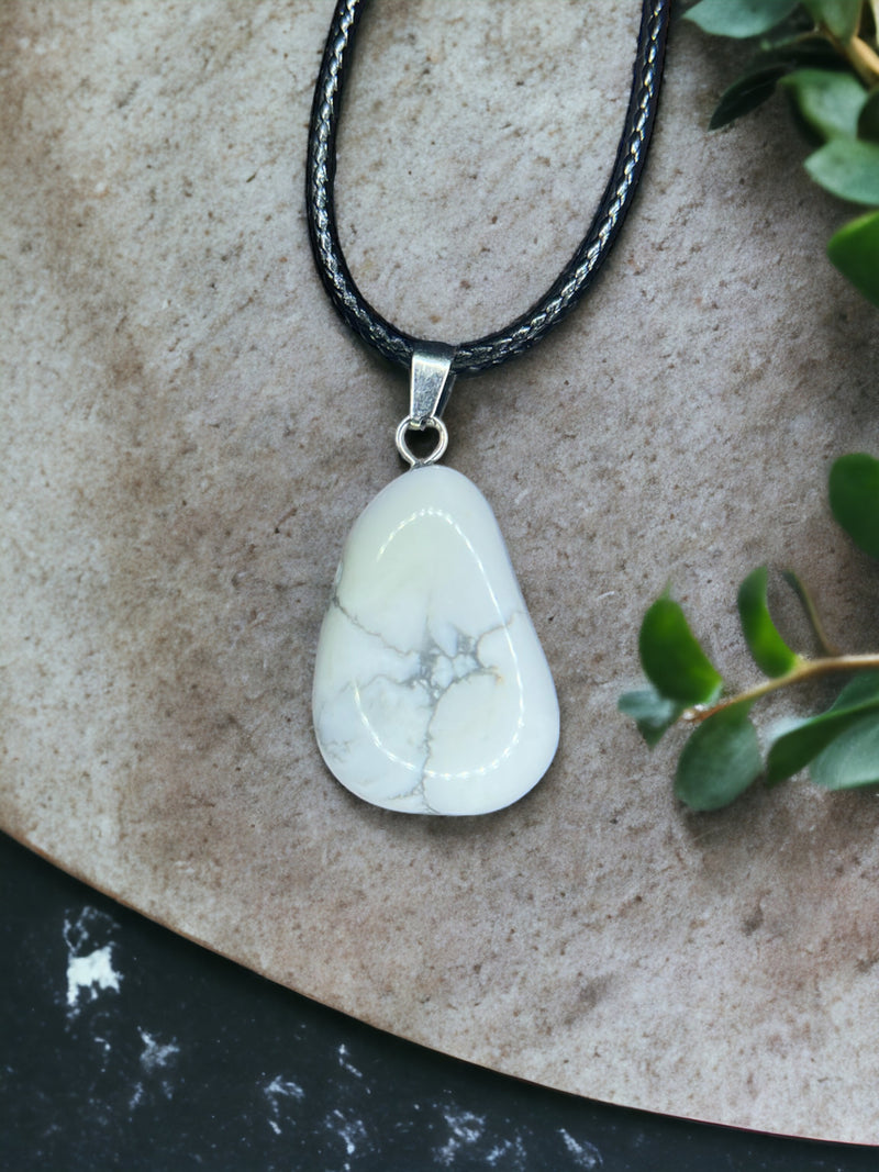 Howelite Crystal Pendant Necklace